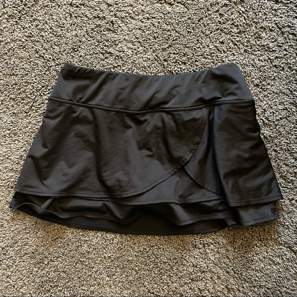 BLACK ATHLETA SIZE S EXERCISE SKORT